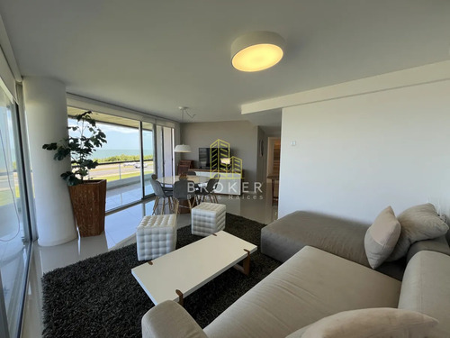 Venta Apartamento Primera Linea Mansa Frente Al Mar Con Parrillero Propio. Punta Del Este Uruguay