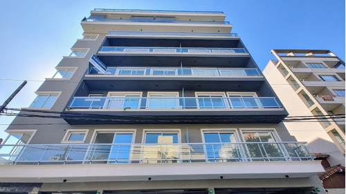 Venta Departamento En Morón,  G.b.a. Zona Oeste 2 Ambientes Al Frente A Estrenar 