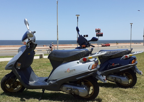 Imagen 8 de 11 de Moto Sundiro Scooter 50cc Bajo Consumo.