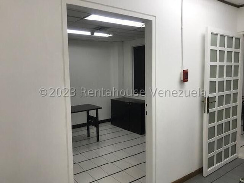 Cur. Oficina En Venta En Los Cortijos De Lourdes 24-7012 Yg