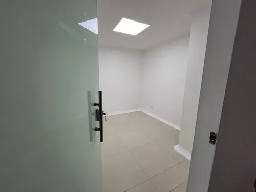 Consultorio En Arriendo/venta En Los Cedros. Cod V16262
