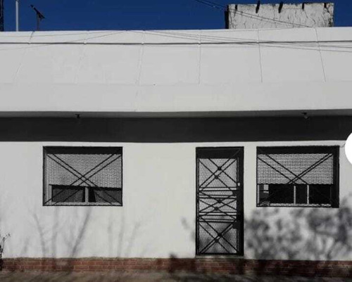 Casa  En Venta En Caseros, Tres De Febrero, G.b.a. Zona Oeste