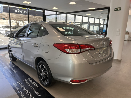 Toyota Yaris 1.5 16V FLEX SEDAN XLS MULTIDRIVE