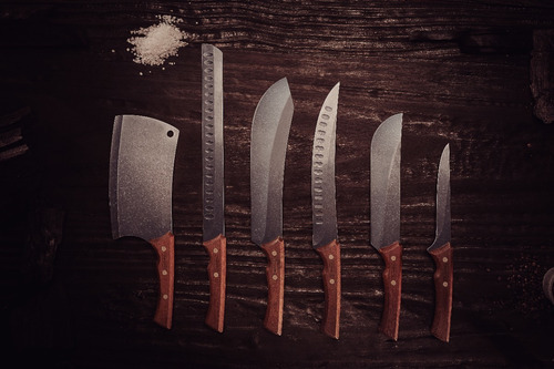 Cuchillo para Deshuesar Tramontina Churrasco Black con Lámina de Acero Inoxidable Oscurecido y Mango de Madera 6"