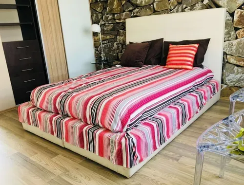 En Venta Casa En Real Solare, Estilo Californiano, 3 Recamaras, 2.5 Baños, Linda