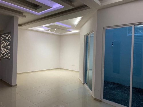 Casa En Venta En Nueva Chapultepec, Morelia, Michoacán De Ocampo C.p. 58280