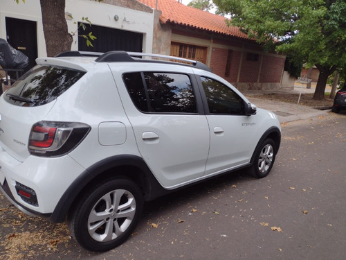 Imagen 3 de 10 de Renault Sandero Stepway 1.6 Full Privilege 105cv Unico Dueño