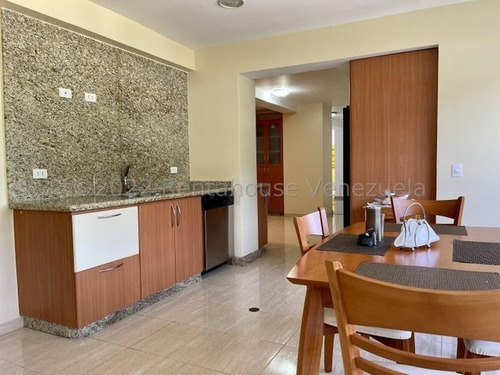 Imagen 13 de 30 de Mls #22-28102 Hermoso Y Moderno Penthouse Duplex Con Increíble Vista, Es Un Piso Completo. Afm