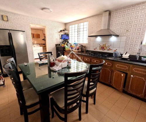 Imagen 11 de 22 de Venta Amplia Y Cómoda El Cafetal De 514,8. Calle Cerrada
