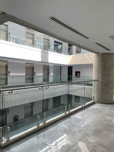 Oficinas En Venta 125 M2 - Urb. Los Naranjos Del Cafetal
