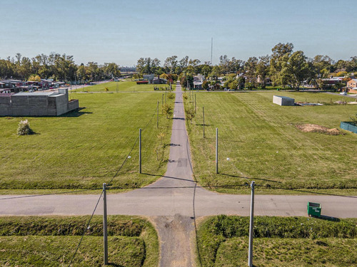 Terreno Con Frente Al Sur De 343m² En Tango