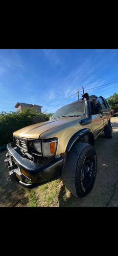 Toyota Hilux Pick-Up SR5 S/C
