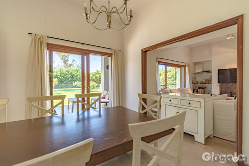 Venta Casa 4 Ambientes En Pilar Con Pileta