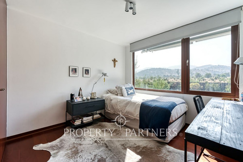 Impecable Casa En Condominio En Camino Las Hualtat...