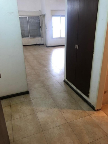 Al Frente En Duplex Apto Profesional