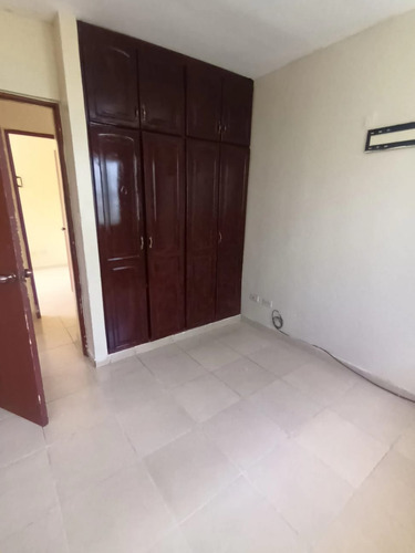 Apartamento Amplio De 3 H En Oport. Carmen Renata Lll