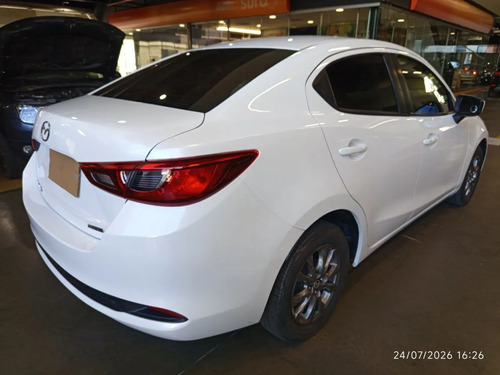 Mazda 2 TOURING SEDAN