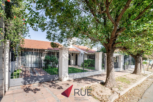 Imagen 2 de 21 de Casa En Venta En Cerro Chico, 3 Dormitorios, Pileta, Toda En Planta Baja.excelente Estado