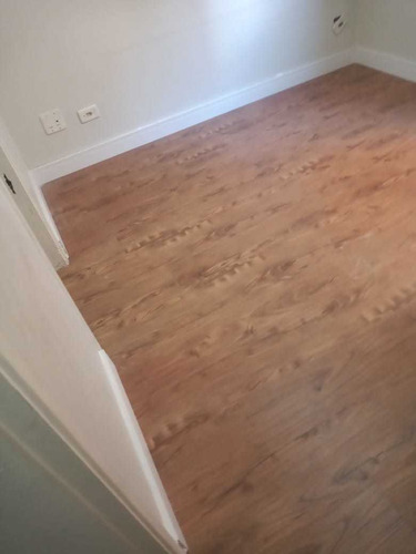 Imagem 3 de 5 de Piso Vinílico Em Laminado