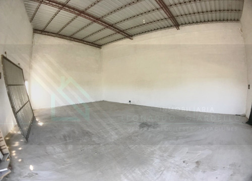 Local Comercial + Apartamento De 1 Dormitorio
