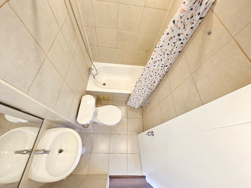 Depto 74 M², Carmen 297 Esquina Marin, Santiago Centro