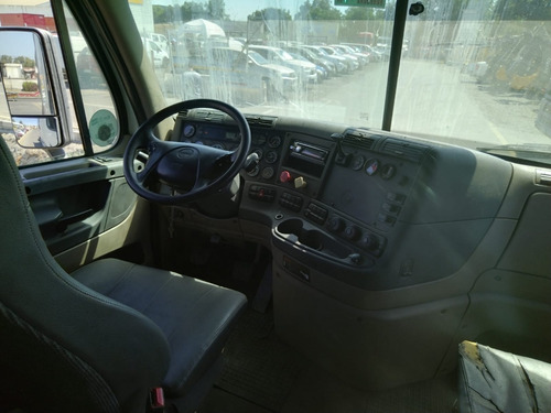 Imagen 15 de 21 de Tracto Camion Freightliner Cascadia 2013, Oportunidad