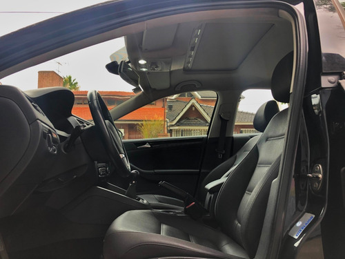 Vento 2.5 Luxury - Manual - Llantas 18 - Permuto/financio