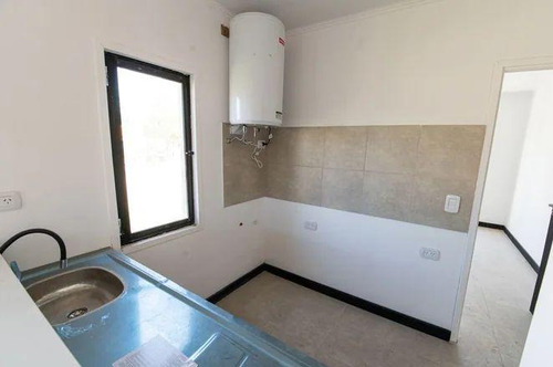 Departamento En Venta - 2 Dormitorios 1 Baño - Cochera - 95mts2 - Venado Tuerto, Santa Fe