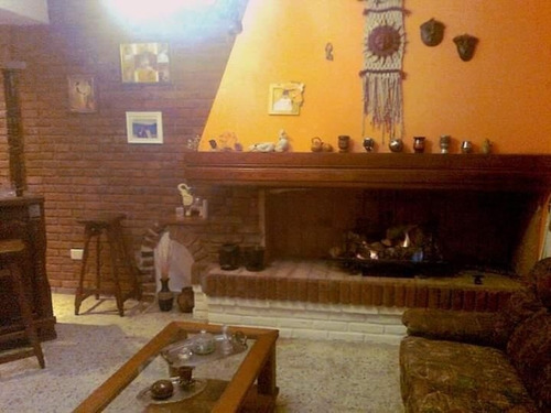 Imagen 4 de 13 de Chalet Ph En Venta En Castelar Norte