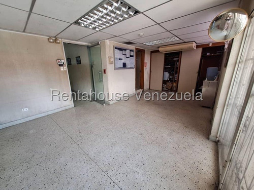 Casa Comercial En Venta En Los Dos Caminos Caracas Angela Tochon A Pie De Calle Uso Comercial Av Principal