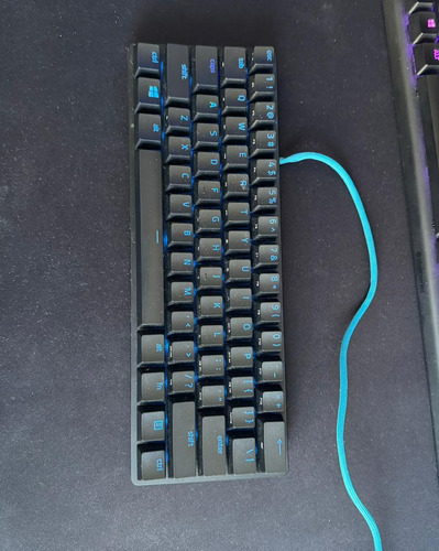 Teclado Razer Huntsman Mini 60% Mecánico Rgb Y Reposa Muñeca