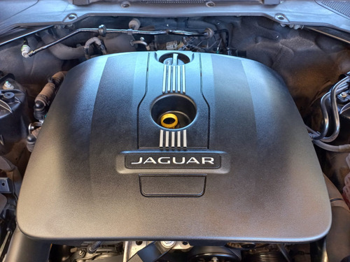 Jaguar Xe 25t Se 2017 Charliebrokers