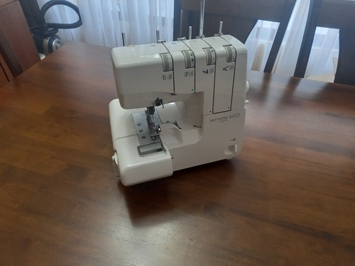 Maquina De Coser Overlock Bernett 610d; Excelente Estado.