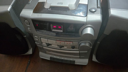 Equipo Musica Radio Cd Casete Con Detalles Gris 30 W (Usado)