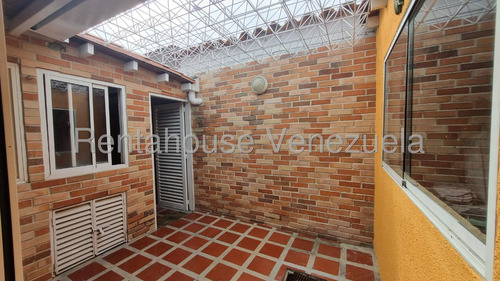 José Trivero Vende Bella Y Acogedora Casa Ubicada En Cabudare, Cuenta Con Tanque Subterráneo Y Parque Infantil