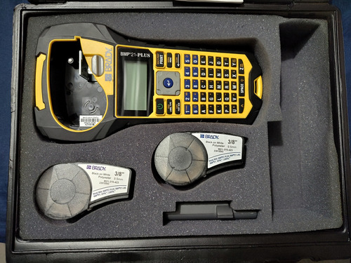 Kit De Impresión De Etiquetas Brady Bmp21-plus-kit1 (Usado)