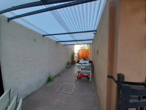 Venta Casa 319m2 Con Patio, Pileta Y Cochera En Don Bosco Quilmes, Apto Credito !!!