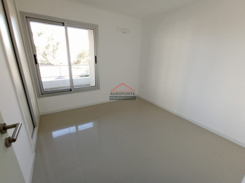 Apartamento En Zona Brava * 3 Dormitorios- Ref: 5358