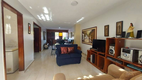 Imagen 5 de 14 de Casa En Venta En La Esmeralda 147mts Alexandra Ramírez 04147041922