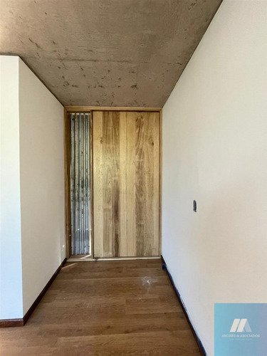 Imagen 5 de 27 de Venta Casa B° Con Porton, Los Erales