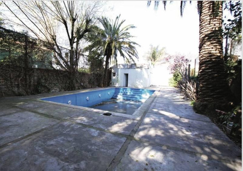Excelente Residencia Estilo Ingles Con Gran Parque Y Piscina