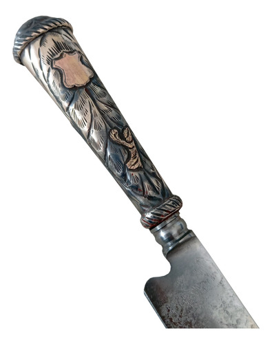 Cuchillo Criollo De 20 Cms De Hoja Con Cabo De Plata Y Oro