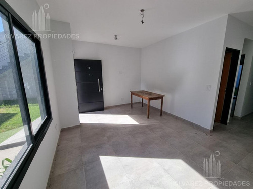 Imagen 7 de 22 de Departamento 2 Ambientes Venta Castelar Patio