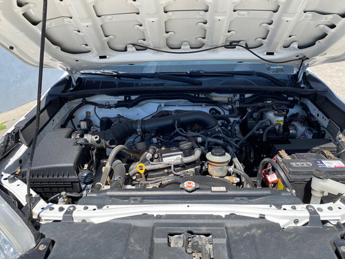 Toyota Hilux 2.7 Cabina Doble Sr Mt