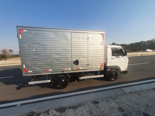 Imagem 5 de 6 de Caminhão Volkswagen 5-140 Delivery 2007 Baú 4x2 Diesel