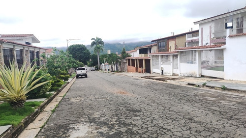Imagen 22 de 30 de Se Vende Casa En El Trigal Norte Calle Cerrada Atc-825 Angela Betancourt 042125067379 04244900499