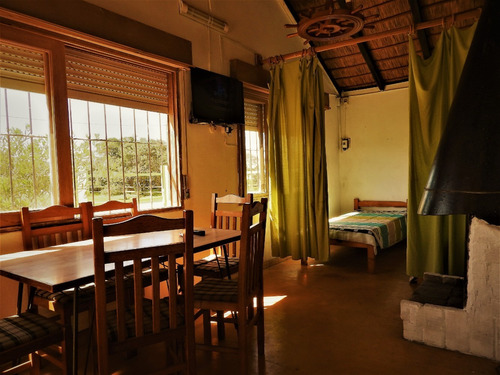 Imagen 2 de 14 de Casa De 7 Ambientes Y 2 Baños