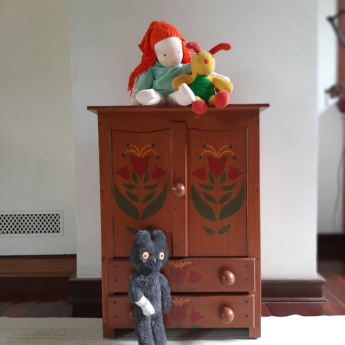Raro Brinquedo Antigo Guarda Roupa De Bonecas /só Retirada (Usado)