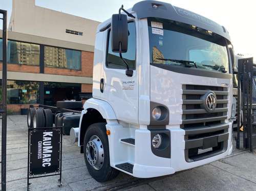 Imagem 3 de 10 de Vw 24-280 Consteletion Prime Ano 2022 Chassis 0km