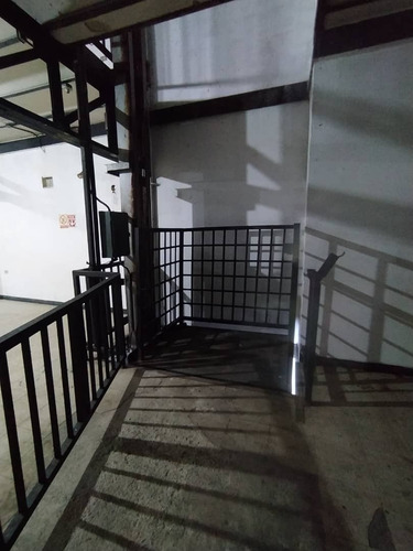 Se Alquila Edificio Avenida Constitucion